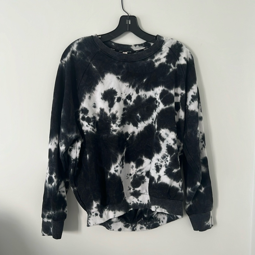 KENSIE TIE-DYE PULLOVER CREW NECK SWEATSHIRT SIZE MEDIUM